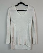 Athleta | Cream White High Line Knit V-Neck Step Hem Sweater Size Small