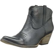 VERY VOLATILE Banjo Leather Ankle Booties Size 8. B73