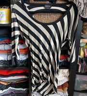 Cream & Black Striped Top w Quarter Sleeves And Partial Open Back Sz S