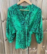 💛 Allen Schwartz Green Python Print Surplice Top