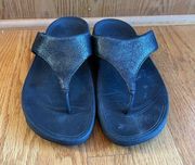 FitFlop Sandal Women 7 Lulu Black Shimmer Suede Thong Walking Toning‎ EUC