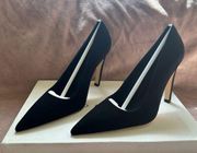 NIB  Black Pumps