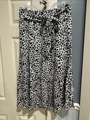 Women’s Size Medium  Black & White Spotted Skirt W/ Bow