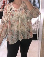 Karlie size medium oversized floral boho top