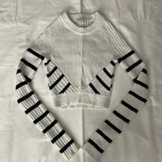 T  White & Black Cropped Sweater XS