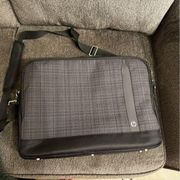 Hp computer carrying bag / adjustable shoulder strap