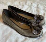 Clarks Cushion Soft Leather Ballet Flats Shoes Women’s 7.5 Flower metallic