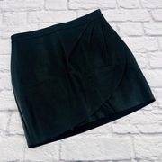 Express Mini Wrap Skirt Women's Size 4 Black Faux Leather Pleated‎ Side Zipper