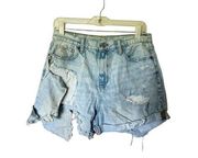 American Eagle  Super Distressed Destroyed Mom Shorts Light Wash size 10