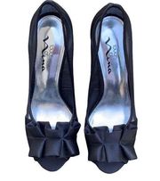 Touch of Nina Black Shoe(Size 7.5)