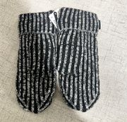 Lululemon Textured Fleece Lined Knit Mittens Black & White Nwt