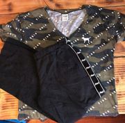 VICTORIA’S SECRET PINK BUNDLE sweatpants and shirt camo and black size small​​