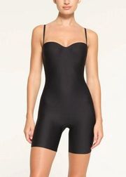 SKIMS Body Underwire Mid-Thigh Bodysuit in Onyx Black Size Medium