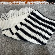 cotton on black and white knit scarf