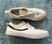 NWT! Rue21 Khalie White Canvas Shoes Size 10