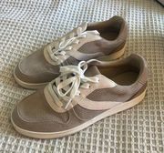 Women’s Sneakers