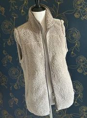 Small Free Country Sherpa like Grey Vest with Pockets