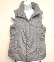 IZOD Women’s Quilted Gray Vest Size Medium -EUC