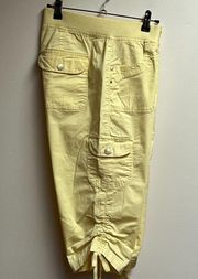 Gloria Vanderbilt Yellow Cotton Cargo Capris