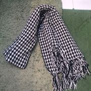 NWOT HOUNDSTOOTH SCARF