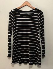 Motherhood Maternity Long Sleeve Striped Tee Black/White Small