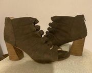 Anckle Boots size 10 Good condition. Heels 3”