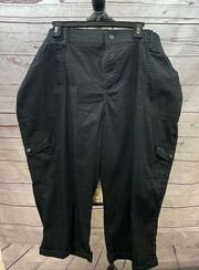 Lee size 24 black mid rise, relaxed fit cropped pants - NWT