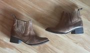 Super Cute  Brown Lasso Booties - Sz 8