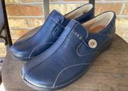 Size 9.5M Women's Clarks Leather Comfort Shoes Unstructured Slip on Navy