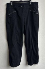 ATHLETA Black Cropped Pants - Size Medium