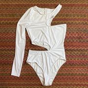 NWOT WHITE O’NEILL SALTWATER SOLIDS CUT OUT ONE PIECE BASIC BIKINI