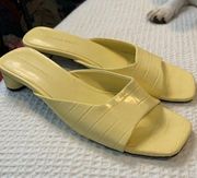 Princess Polly‎ pale yellow low crocodile heel square toe 8