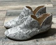 Kenneth Cole Reaction Side Way Faux Snakeskin Ankle Boot Booties Women's size 8