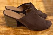 Universal Threads Universal thread brown suede like upper slides size 9.5