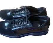 Stuart Weitzman womens black croc patent leather with suede sneaker lace up Sz 7