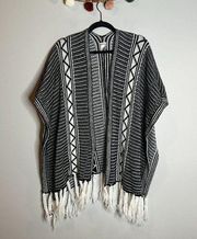 🌺 Marshalls black and white patterned poncho sweater