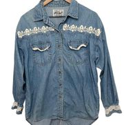 Women’s Absolutely at!last Vintage Denim Lace Embroidered Button-Down Shirt Med