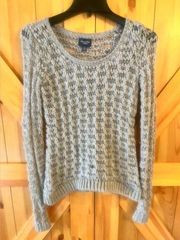 American Eagle  Outfitters Women's Small Gray Color Knitted Long Sleeve Sweater