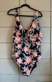 Women’s Old Navy Floral Print Swimsuit size XXL in Black and Pink