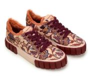 FARM Rio Beige Sunset Floral Tapestry
Flatform Sneakers size 6.5 NWT