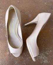 leather cream heels sz 7.5