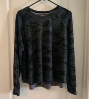 Women’s 1 (Women’s Small 4-6)  Anthropologie Black Gray Olive Camo Long Sleeve Slub Raglan Top