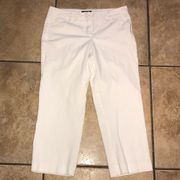 🌈3/$25 New York & Company Capri Pants Size 4