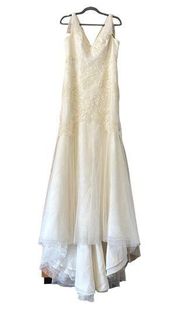 White by Vera Wang V-Neck Off-White Lace Trumpet Wedding Dress Size 12