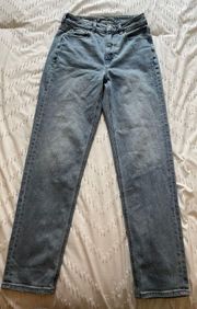 American Eagle Mom Straight Leg Jeans!