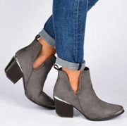 JOURNEE COLLECTION GREY VEGAN LEATHER V CUT ANKLE BOOTIES SLIP ON STACKED HEEL