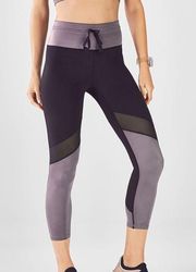 Fabletics  Define PowerHold High Waisted Capri Athletic Pants Work Out Medium M