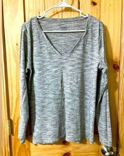 Merona size XXL long-sleeved v-neck t-shirt