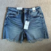 Judy Blue Elle Woods Medium Wash Scallop Frayed Hem Shorts NWT