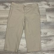 NWOT St John’s Bay Cropped Tan Khaki Capri Pants Size 10